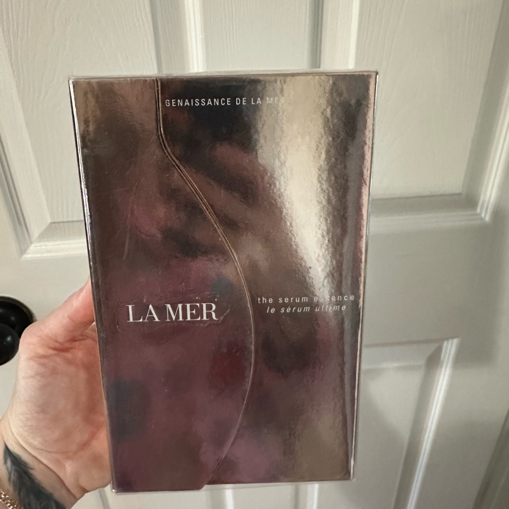 La Mer Metallic Rose Gold Serum Box